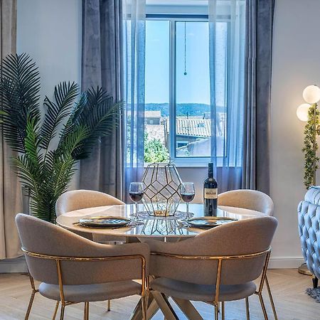 Magnifique Loft / Spa En Face De La Cathedrale ! 나르본 외부 사진