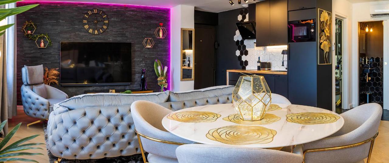 Magnifique Loft / Spa En Face De La Cathedrale ! 나르본 외부 사진