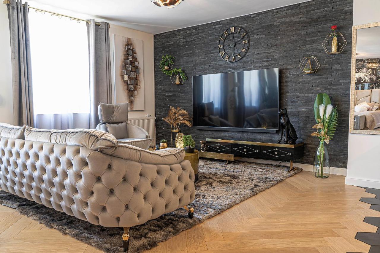 Magnifique Loft / Spa En Face De La Cathedrale ! 나르본 외부 사진